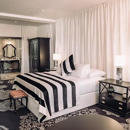 Hotel Erla Boutique 4*