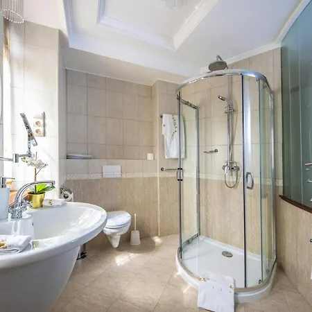 Erla Boutique Hotel 4*