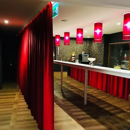 Erla Boutique 4* エゲル