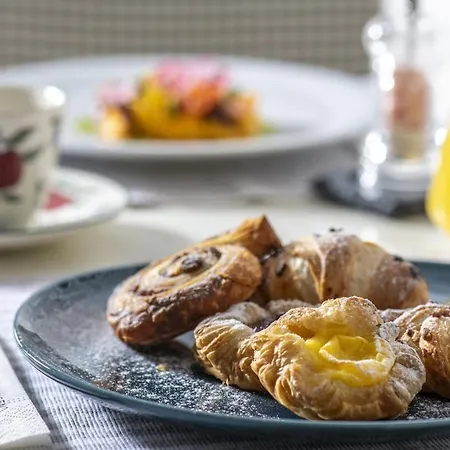 Erla Boutique ホテル 4*