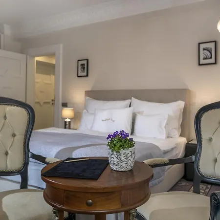 Erla Boutique ホテル