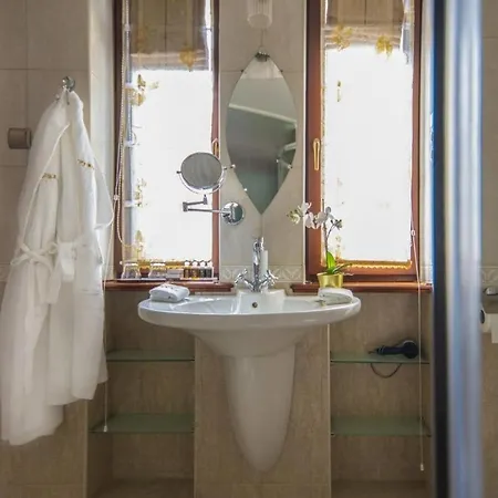 Erla Boutique Отель 4*