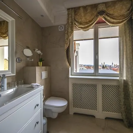 Erla Boutique 4* Эгер