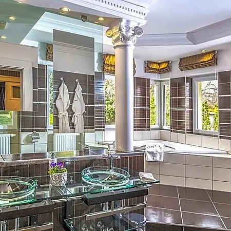 Erla Boutique Hotel 4*