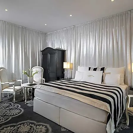 Hotel Erla Boutique 4*