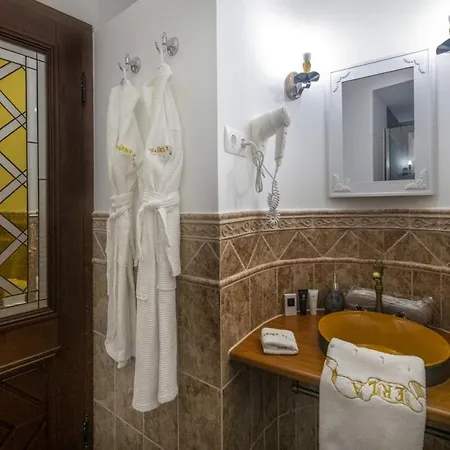 Hotel Erla Boutique 4*